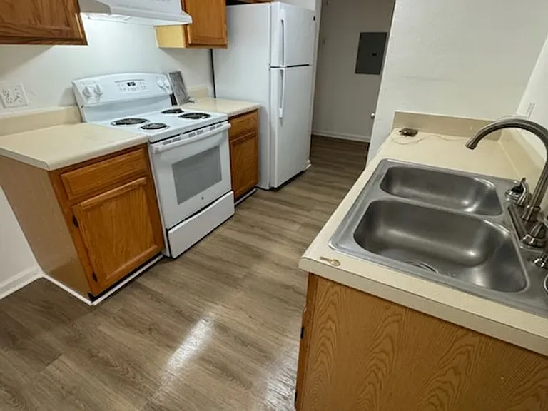 Acorn Grove Apartment Homes — Photo 17