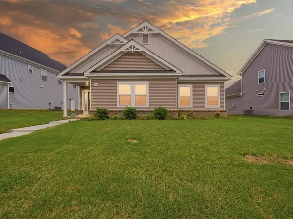 977 Hillpoint Rd, Suffolk, VA 23434
