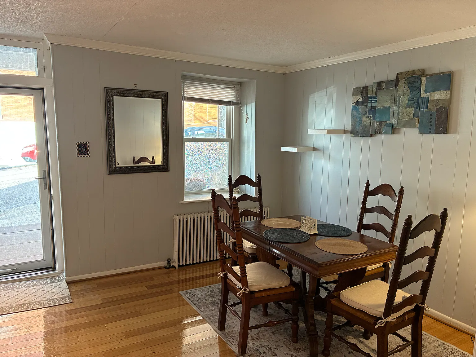 4 bed, 1295 sqft, $750 — Photo 2