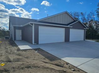 2933 S Bunker Hill Dr UNIT 100, Wichita, KS 67210