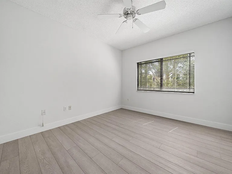 3020 Alcazar Pl #202 — Photo 22