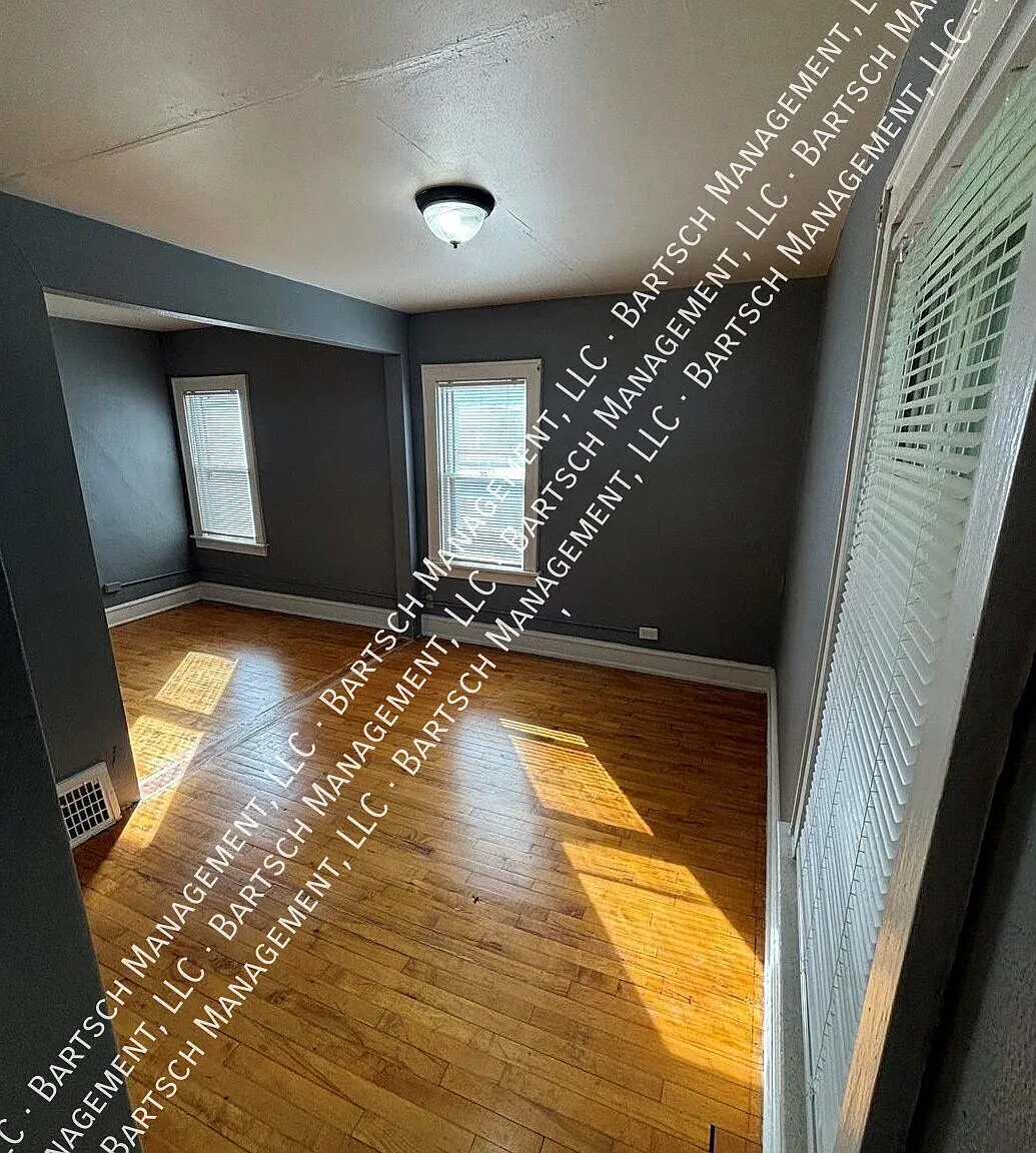Studio, $1,300 — Photo 4