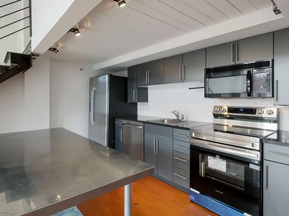 1027 Arch St APT 407, Philadelphia, PA 19107