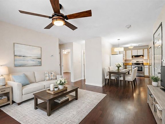 2nd image of 4 Bridgeview Cir Unit 36