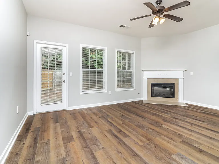 82 Brookvalley Ct W — Photo 6