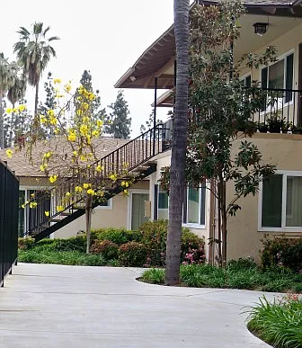 Palm Garden Apartments Photo 1
