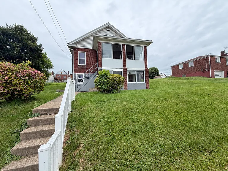 871 Horton St — Photo 1
