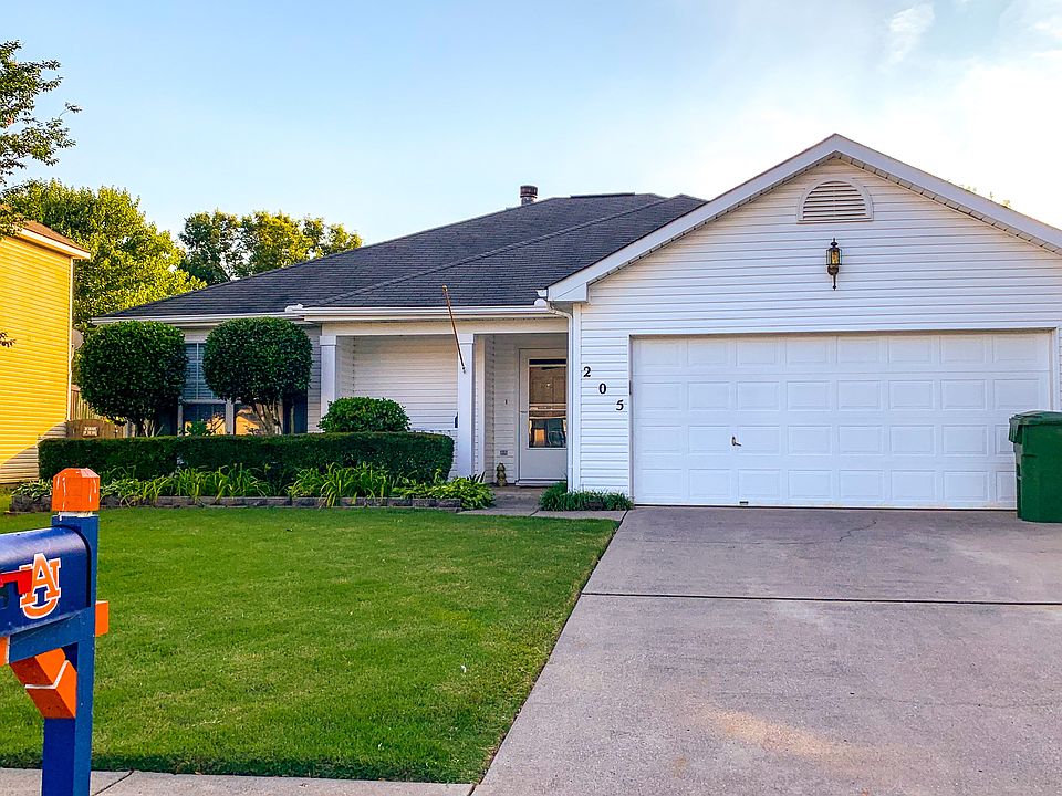 1st image of 205 River Oaks Dr NW