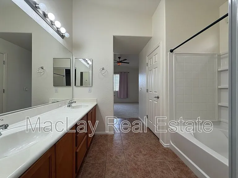 8311 S 23rd Pl — Photo 26