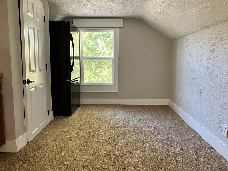 451 Columbus Ave #C — Photo 6