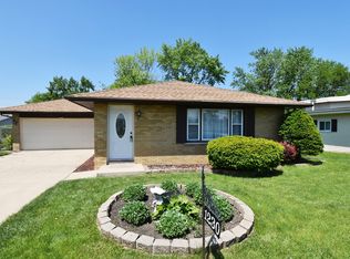 1230 Reckinger Rd, Aurora, IL 60505