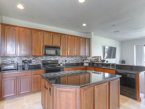 4th image of 1191 Venetian Harbor Dr NE