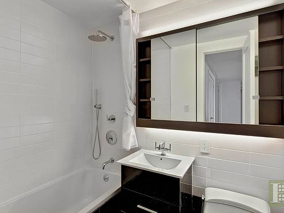 4th image of 400 Central Park W APT 20W
