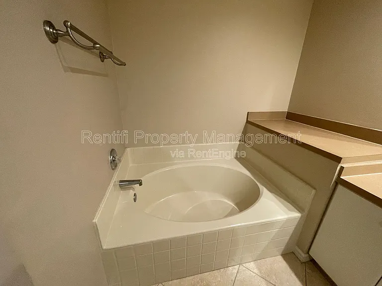 1710 SW 10th Pl — Photo 13