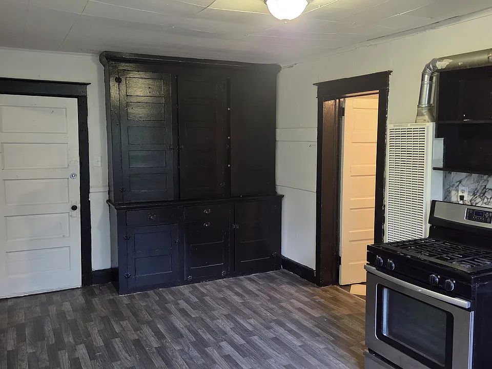 17 Holland St #2