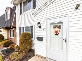 80 Parkview Ct, Lancaster, NY 14086