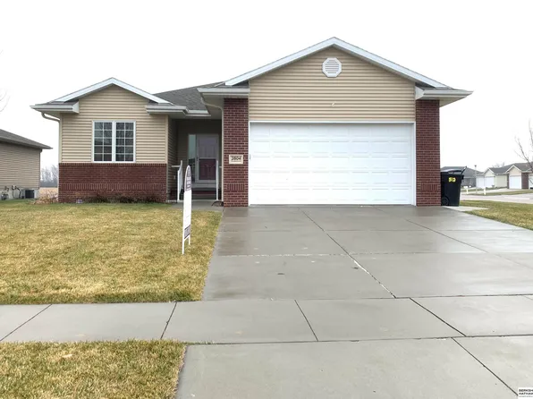 2804 Laverna, Fremont, NE 68025