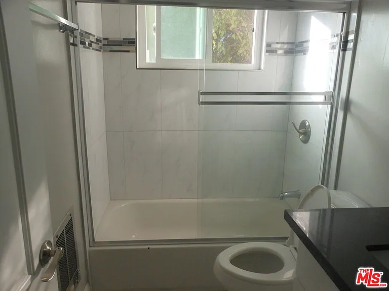 213 S Alexandria Ave #10 — Photo 8