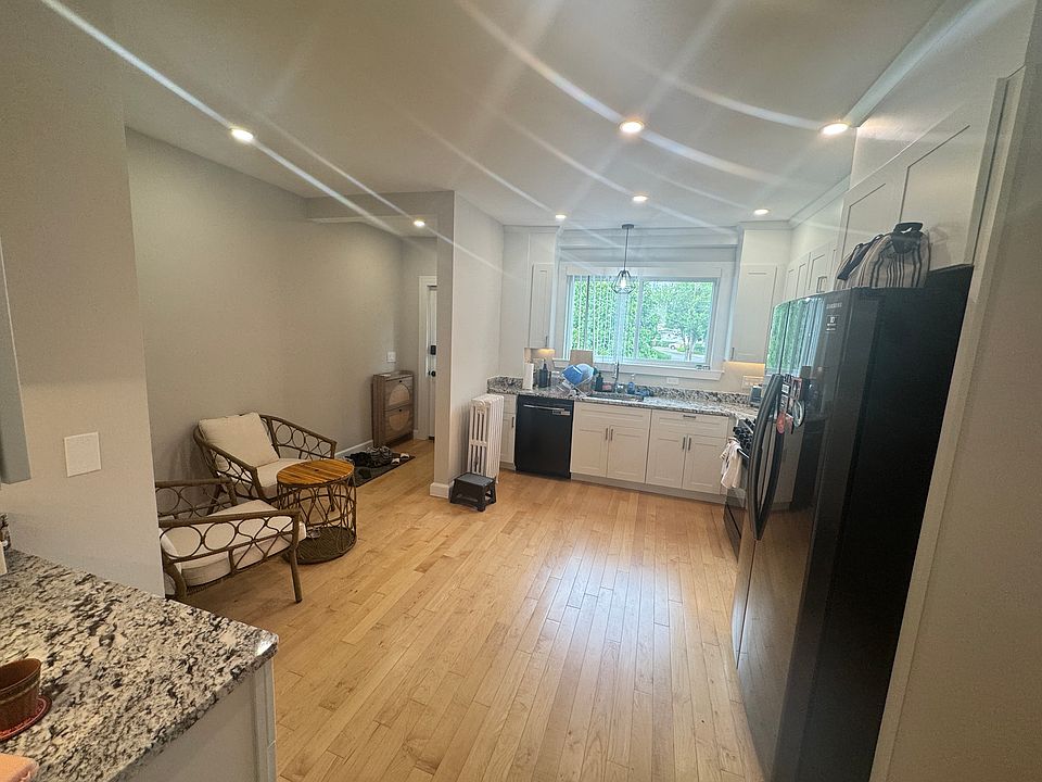 Eat -in Kitchen Breakfast table area