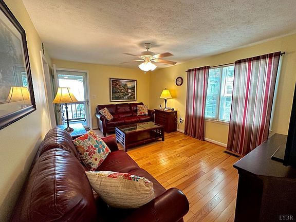 3rd image of 54 W Princeton Cir