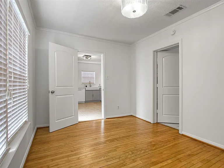 905 Kern St — Photo 11