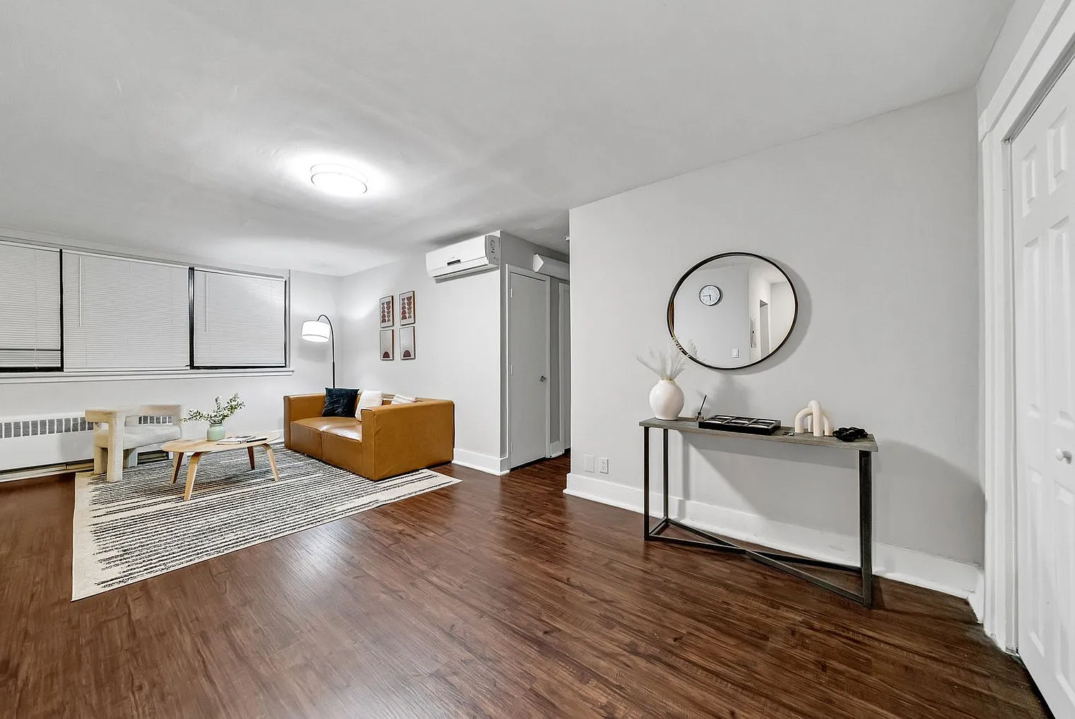 1 bed, 1.0 bath, 839 sqft, $3,036 — Photo 3