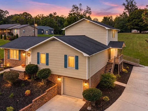 345 McKinney Rd, La Follette, TN 37766