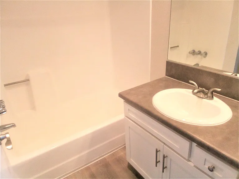 11230 Camarillo St #201 — Photo 12