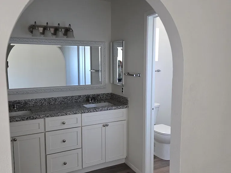 3746 W Surrey Ave — Photo 6