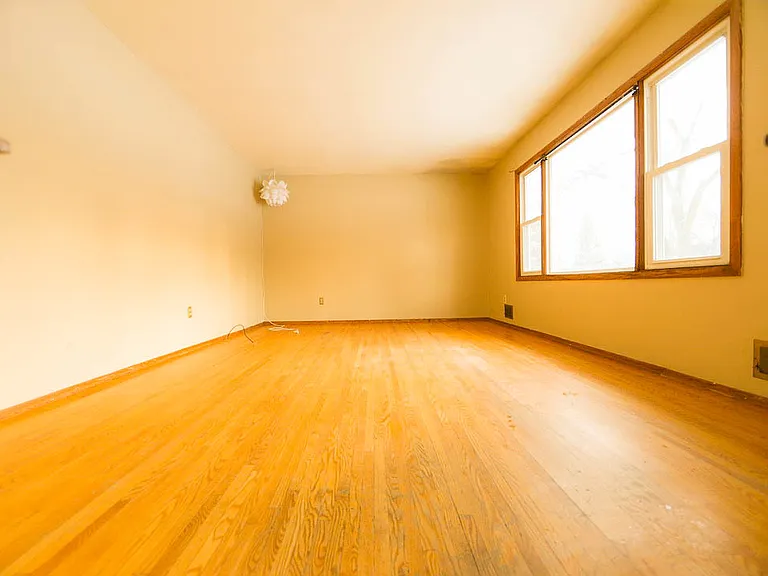 Living room (2)