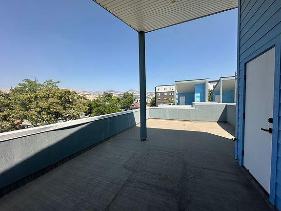 2nd image of 909 W Euclid Ave #2