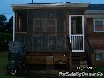 2nd image of 241 Oakdale Cir