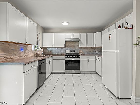 3rd image of 2101 Dogwood Ave