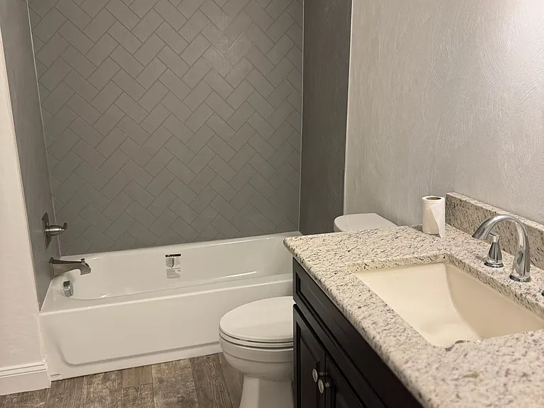 707 Crystal Dr — Photo 40