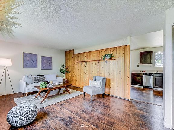 2nd image of 2106 141st Pl NE