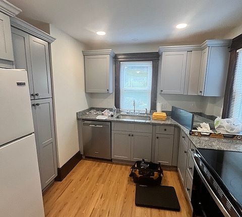 3rd image of 12 Crosby St