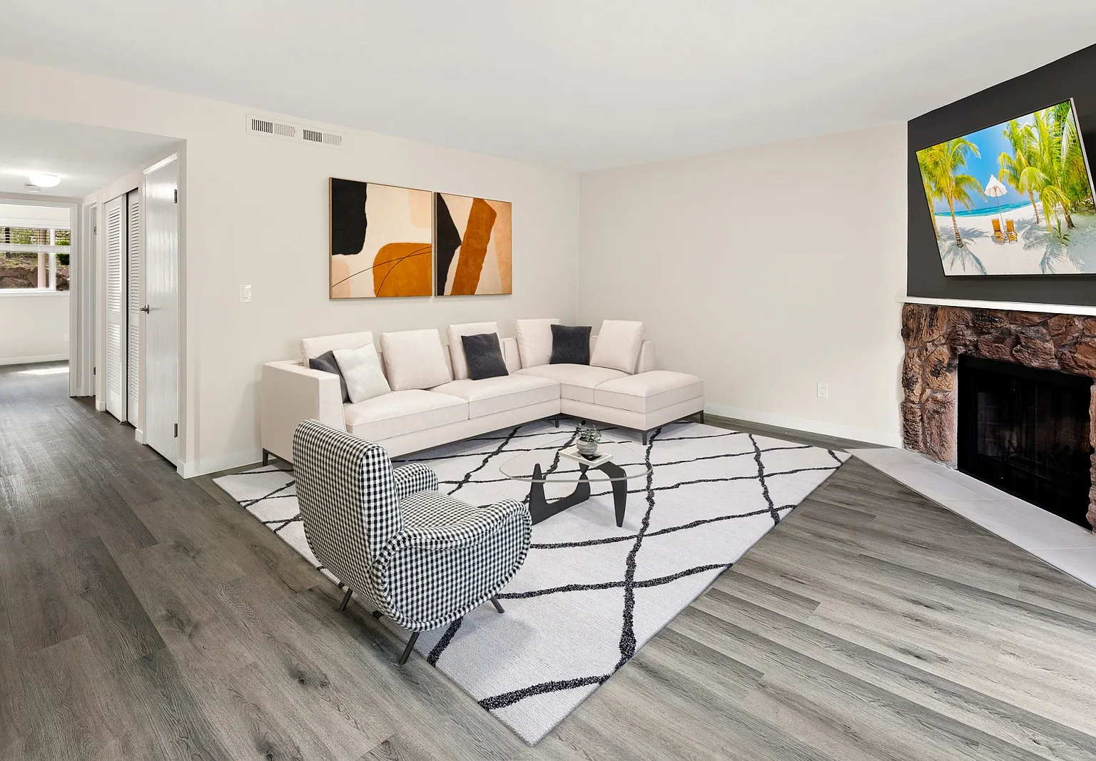 2 bed, 1023 sqft, $2,200 — Photo 3