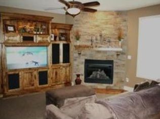 12222 S Sunray Dr, Olathe, KS 66061