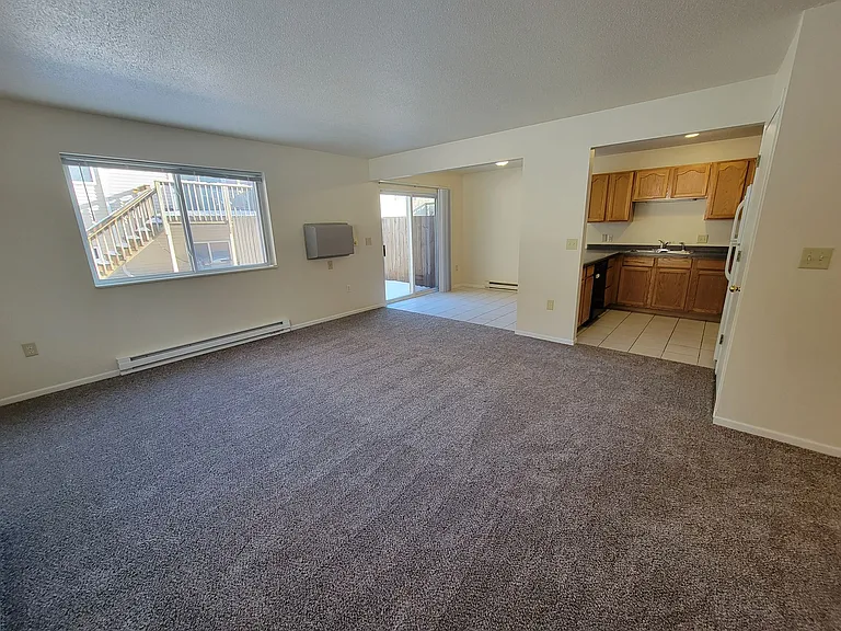 1008 Dutchman Dr — Photo 8