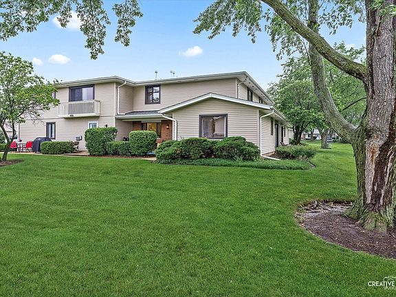 3rd image of 135 Fairlane Ct #262