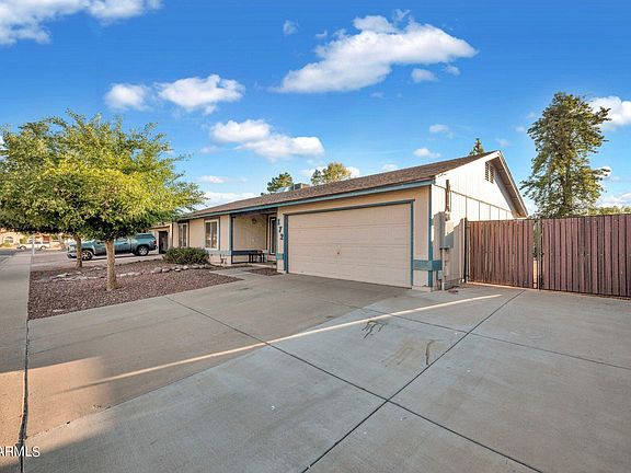 3rd image of 172 S ASPEN Drive