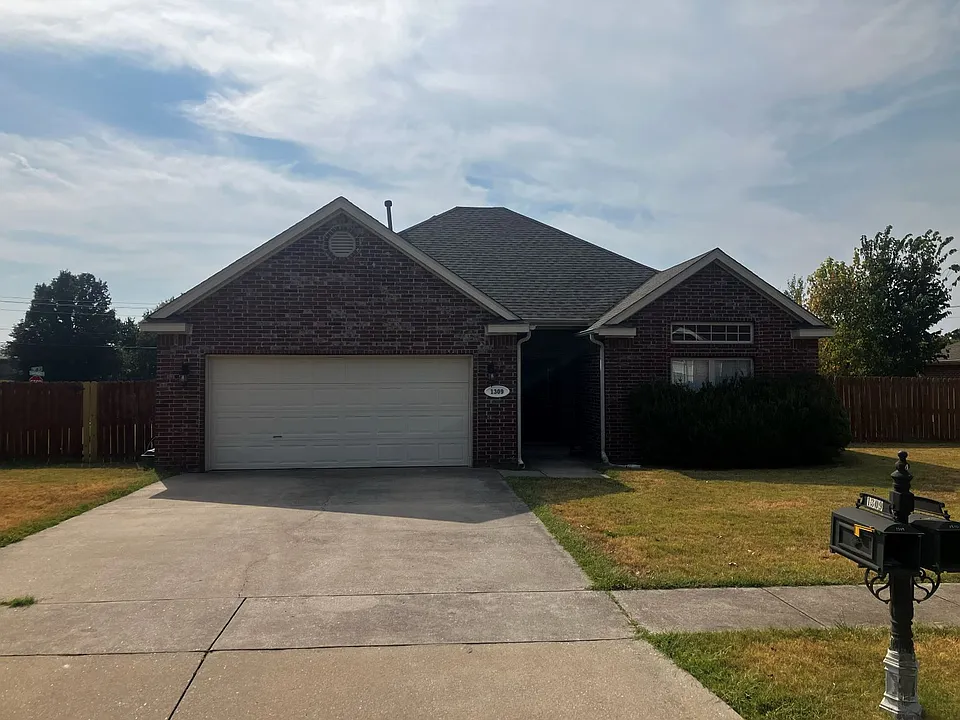 1309 Shetland Dr