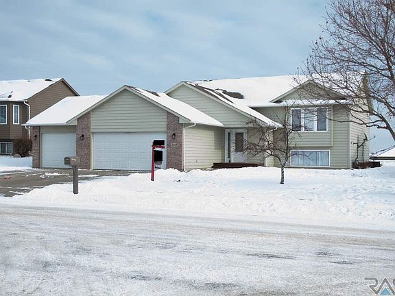 2nd image of 2128 E Briar Den Ct