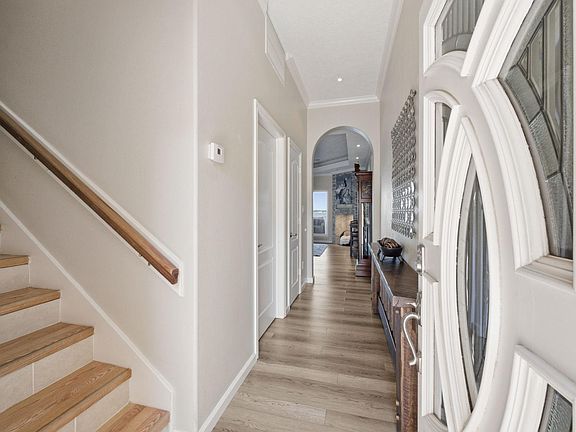 3rd image of 2 Regency Point