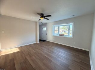 615 Gary Ln, Hampton, VA 23661