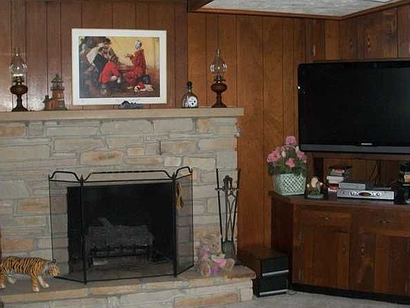 4th image of 6 Rosemary Ln