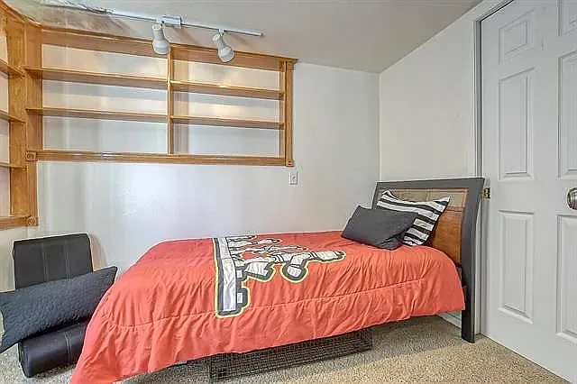 1567 Chesham Cir — Photo 38