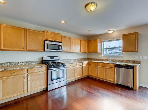 5th image of 421 Lake Plumleigh Way