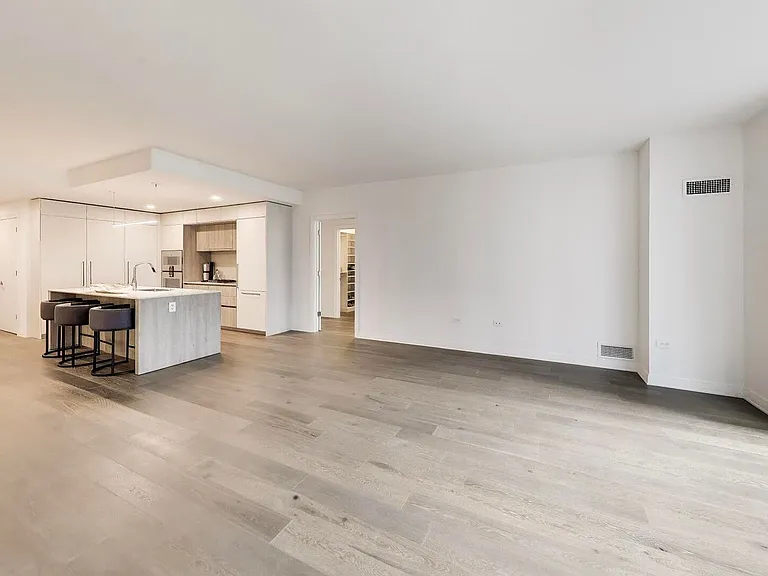 211 N Harbor Dr #403 — Photo 6