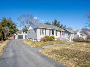 21 Walker St, Dartmouth, NS B2X 1B2